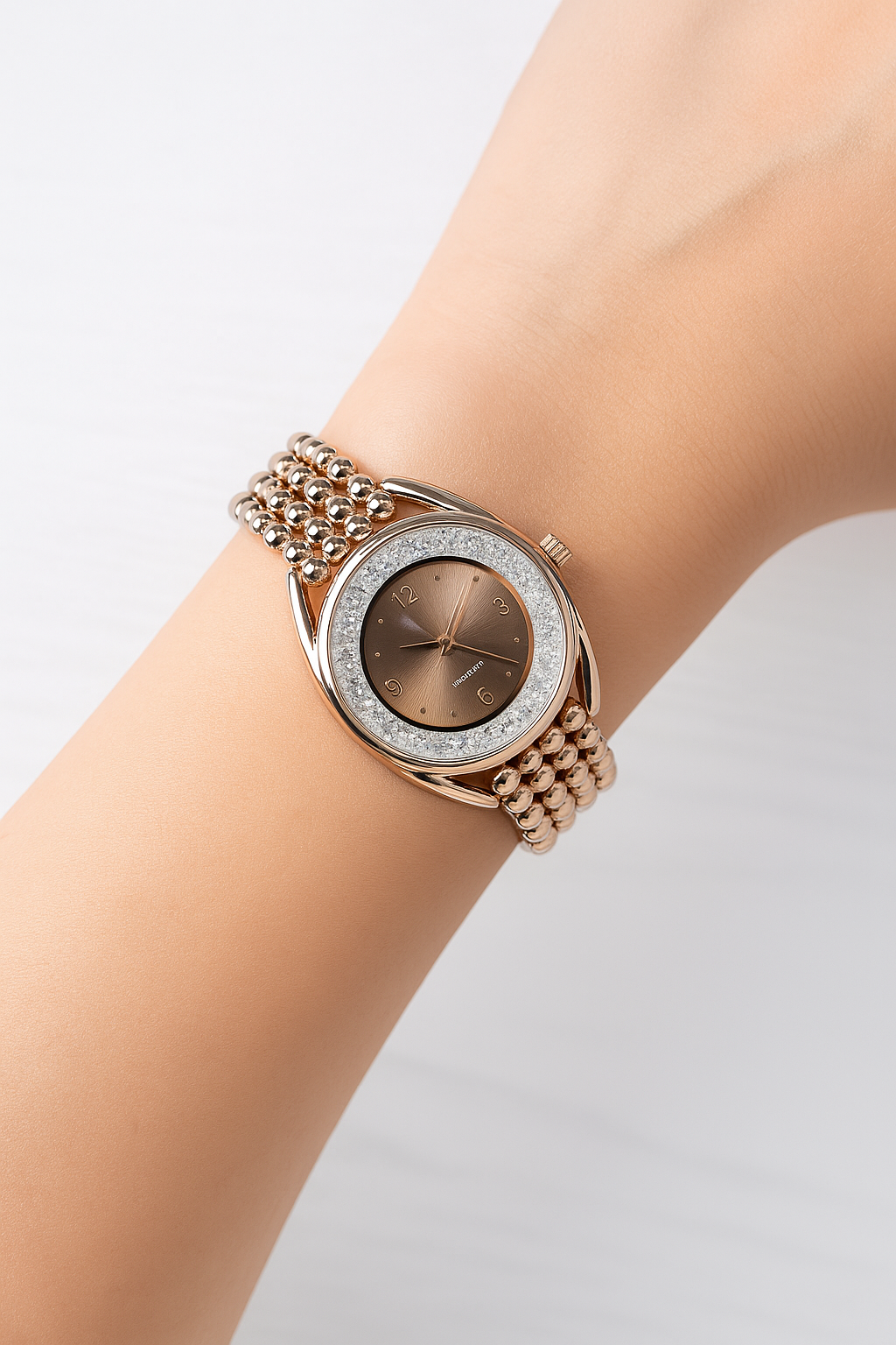 Luxury Rose Gold Women’s Quartz Watch – Crystal Bezel & Beaded Strap